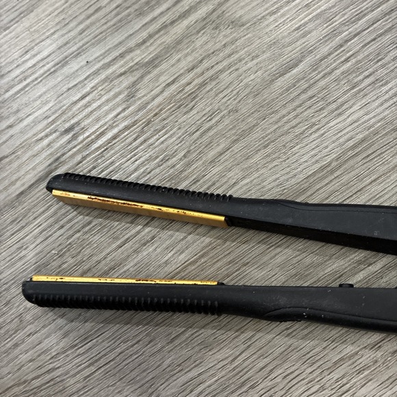 Kiss Pencil Pro Styler Ultra-Slim Flat Iron With Swivel Cord Model# K08001 Black - Picture 2 of 5